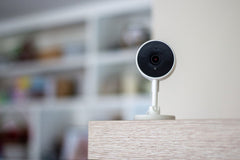Huisdiercamera - Beveiligingscamera - Bewakingscamera voor binnen - Wit - Alecto SMART-CAM10 •