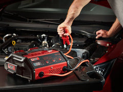 Ultimate Speed Auto Accuoplader met Starthulpfunctie - Geschikt voor: accu's van 6 V of 12 V of 6 V en 8–210 Ah - Laadstroom: 2 / 6 / 15 A - Met LCD-scherm - Directe start van de motor wanneer de batterij zwak is zonder langdurig opladen
