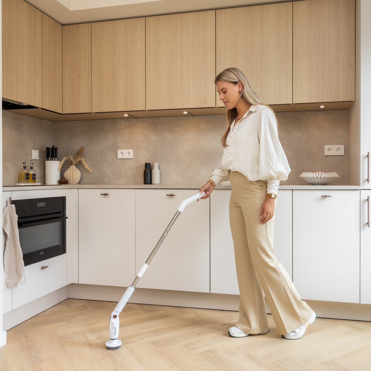 Elektrische Schoonmaakborstel – Elektrische Schrobber - Schrobborstel – Wit - V1 - GoScrub®