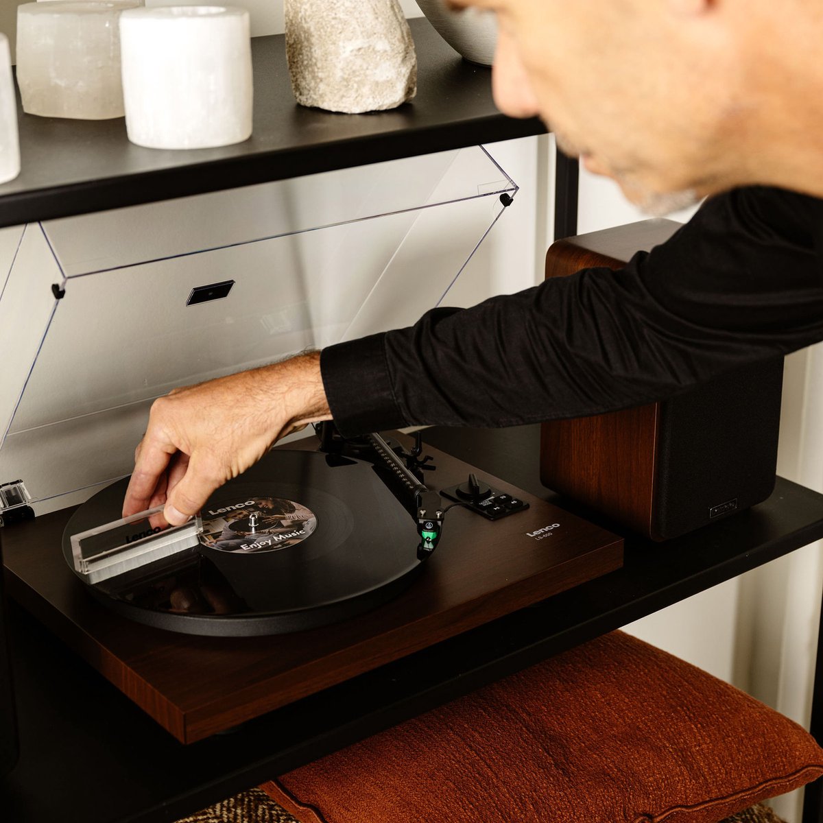 Lenco Platenspeler met Bluetooth - Twee externe Speakers - Ingebouwde Versterker - Lenco Expertise lijn - LS-600WA - Bruin •