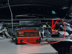 Ultimate Speed Auto Accuoplader met Starthulpfunctie - Geschikt voor: accu's van 6 V of 12 V of 6 V en 8–210 Ah - Laadstroom: 2 / 6 / 15 A - Met LCD-scherm - Directe start van de motor wanneer de batterij zwak is zonder langdurig opladen