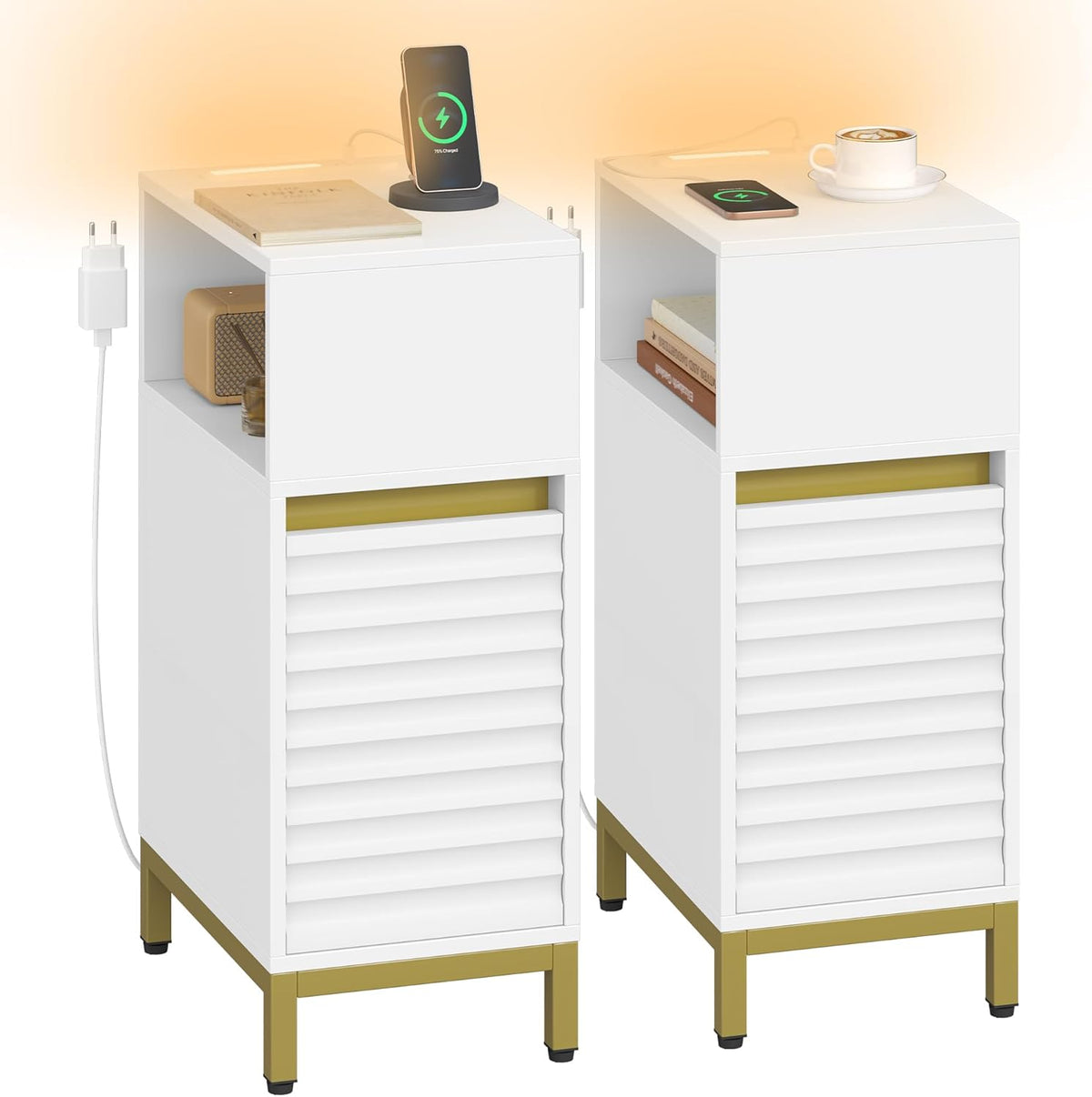 Hzuaneri Nachtkastje, set van 2, smalle bijzettafel met ledverlichting, 1 USB-A-aansluiting, 1 USB-C-aansluiting, nachtkastjes met open zijvak, voor slaapkamer, woonkamer, wit-goud NS00603G