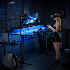 HLFURNIEU LED gamingbureau, 140 x 60 cm, elektrisch, met geïntegreerd stopcontact en USB-poort, monitorbeugel, 3 controllers met geheugenfunctie, gamingtafel, zwart