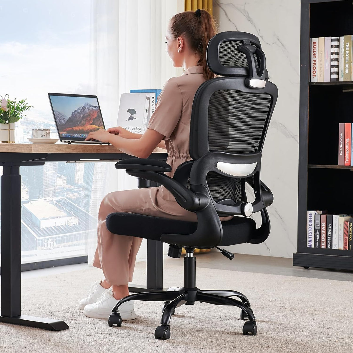 TRALT Bureaustoel, bureaustoelen, mesh, computerstoel met wieltjes, ergonomische bureaustoel, in hoogte verstelbaar, draaistoel, werkstoel, zwart (hoofdkussen, zwart)