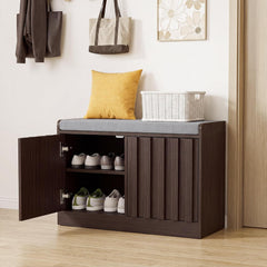 UEV Entreebank met 2 deuren, schoenenbank, schoenenkast, design met houten latten, verstelbare planken, dikke gevoerde zitting voor entree, hal, 66 x 33 x 44 cm, bruin