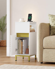 Hzuaneri Nachtkastje, set van 2, smalle bijzettafel met ledverlichting, 1 USB-A-aansluiting, 1 USB-C-aansluiting, nachtkastjes met open zijvak, voor slaapkamer, woonkamer, wit-goud NS00603G