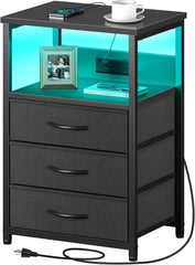 Rolanstar Nachtkastje met oplaadfunctie en led, salontafel met 3 stoffen laden, USB-poorten en stopcontacten, bijzettafels voor woonkamer, slaapkamer, Zwart, 40 x 30 x 60 cm
